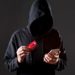 احذر نصب تحديث البيانات البنكية عبر الهاتف